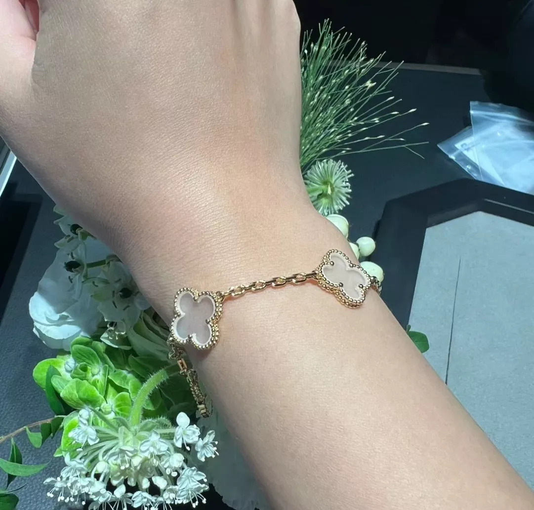 van cleef  arpels bracelets s_12b10473